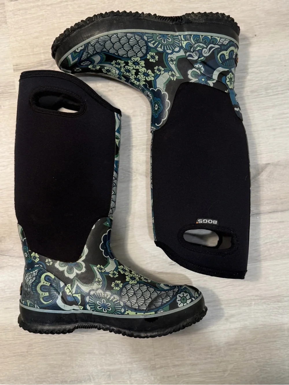 EUC Bogs Women's Black Floral Rain Boots with Blue and Green Accents Size 7